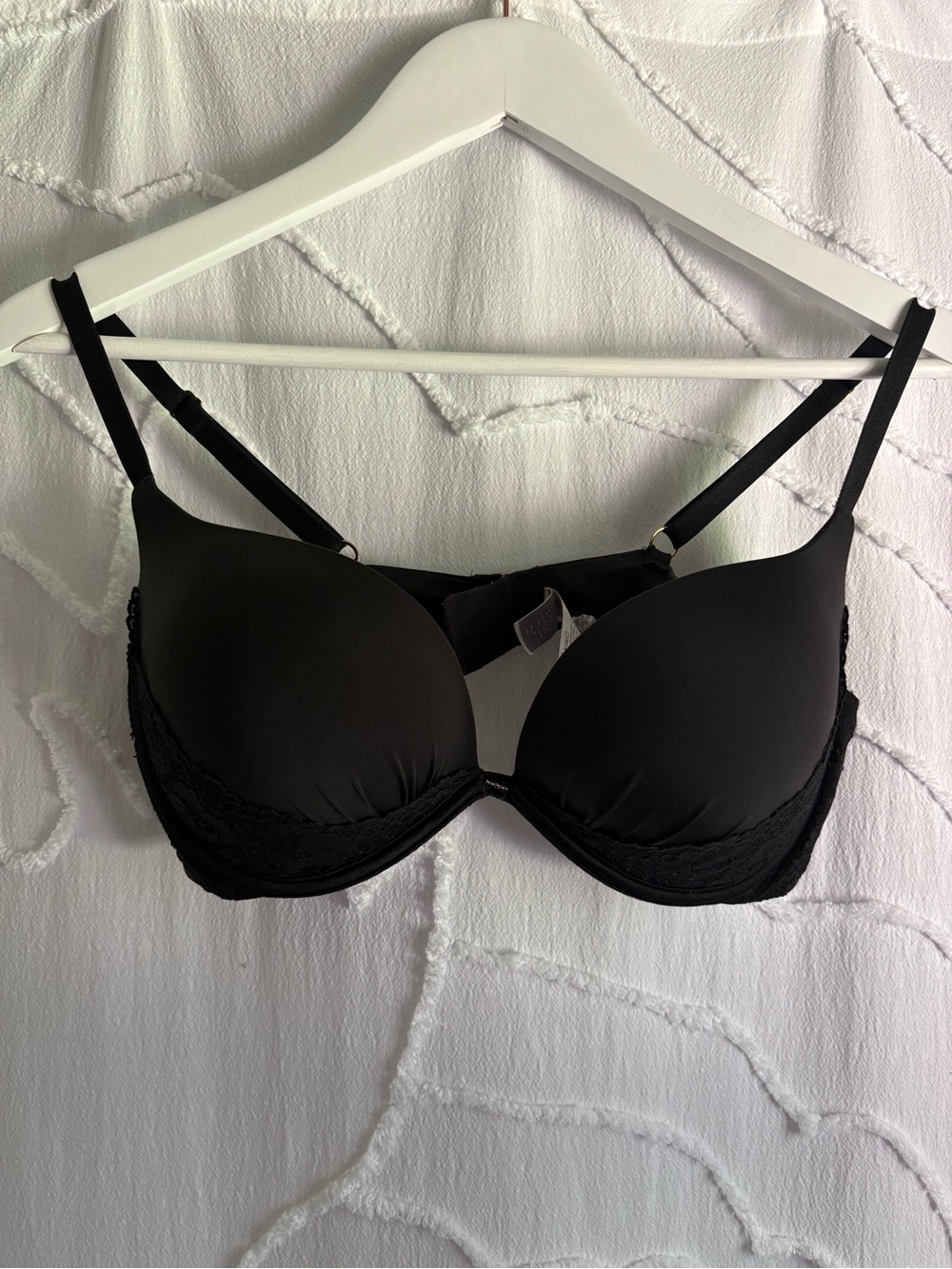 Victoria’s Secret Wear Everywhere Push-Up Bra Black Lace Underwire 38C